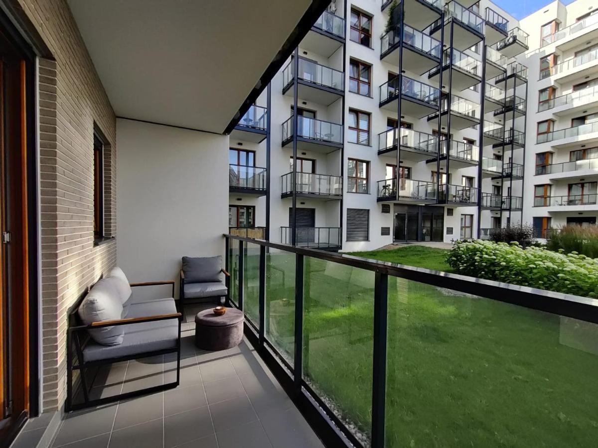 Hello Apartments Zajezdnia Wrzeszcz With Private Parking Gdańsk Exteriör bild